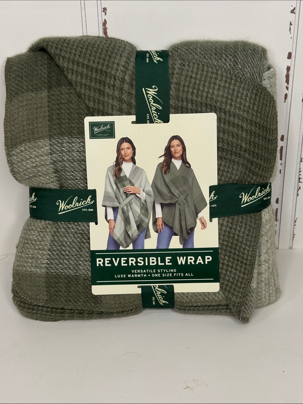Woolrich Reversible Wrap in Olive and Light Olive